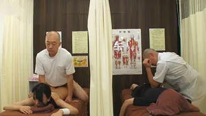 Dẫn người tình đi mát-xa rồi bị trả bài cạnh bên mà không hề hay biết