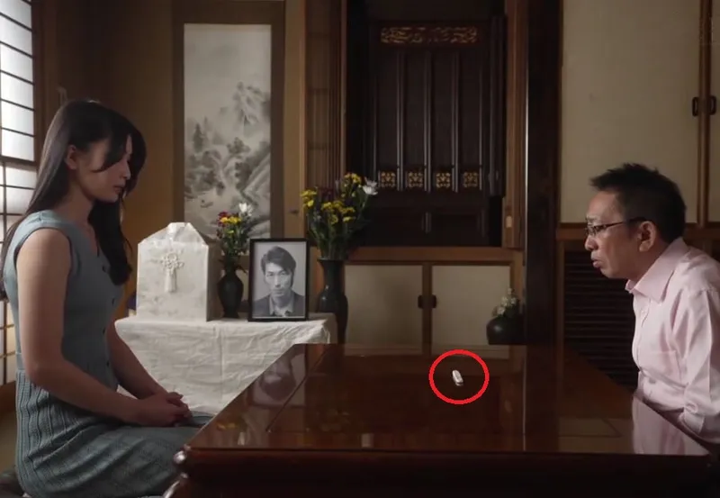 Một ngày sau tang lễ anh xã, người yêu của con trai đã bị bố chồng yêu ép nện không bao đến mang thai